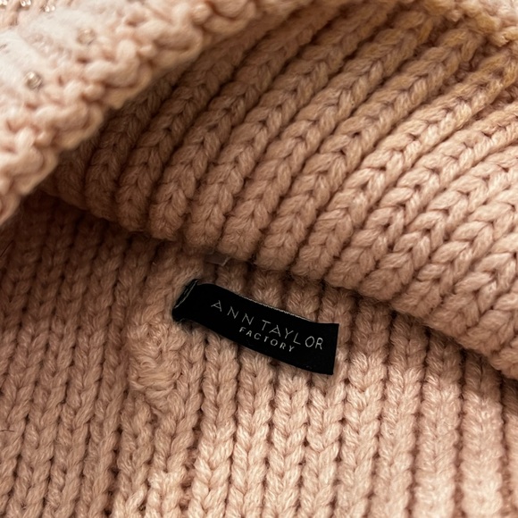 Ann Taylor blush pink crystal knit beanie - Picture 4 of 4